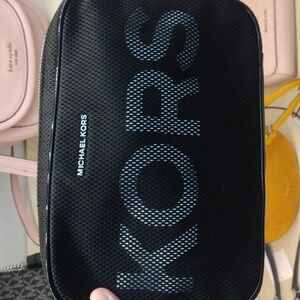 Michael kors crossbody